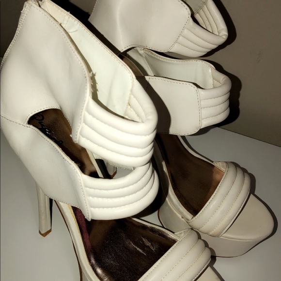 Heels - Picture 5 of 6